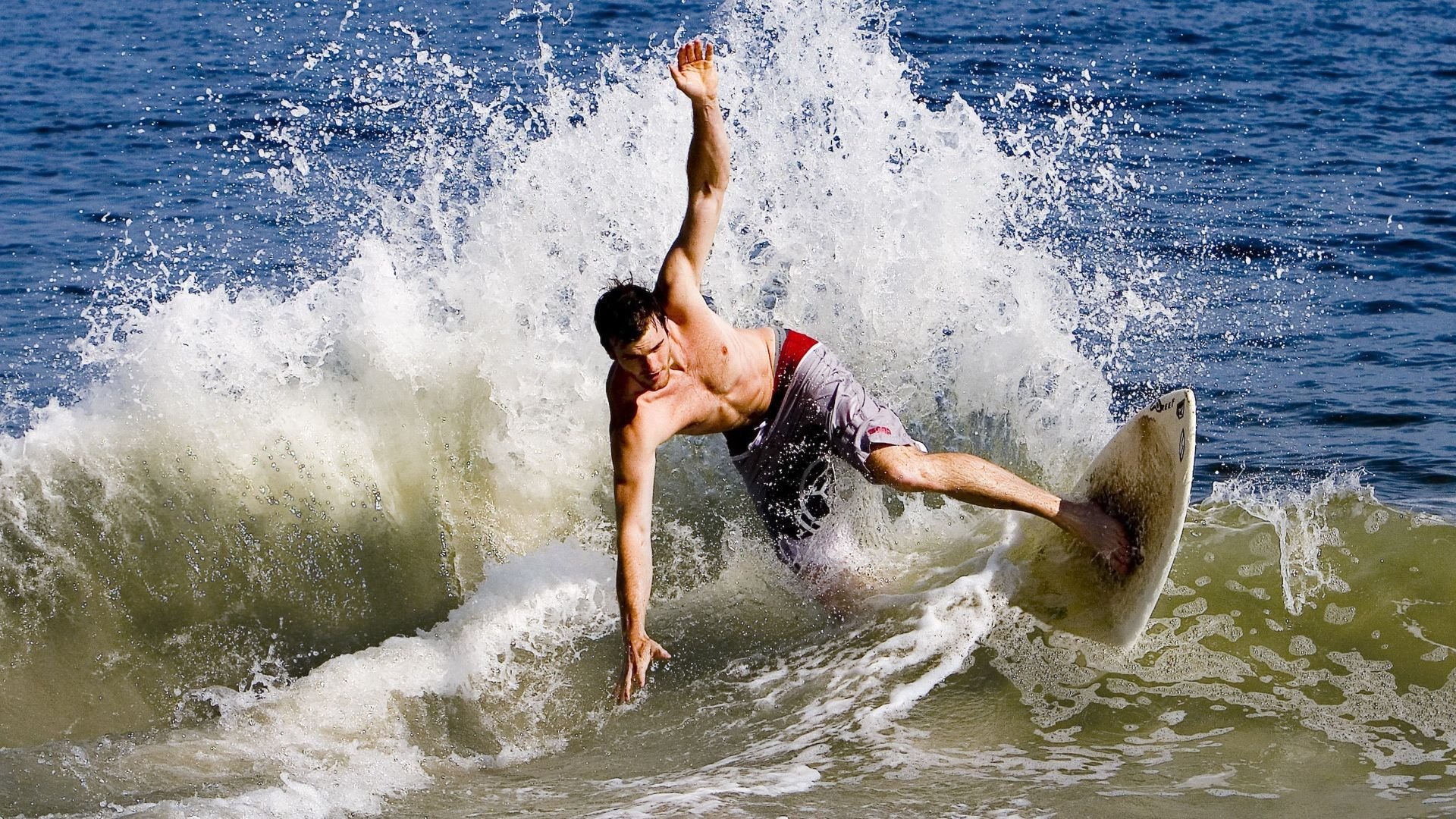 利物浦遗憾出局,巴塞罗那晋级半决赛,巴塞罗那被利物浦逆转