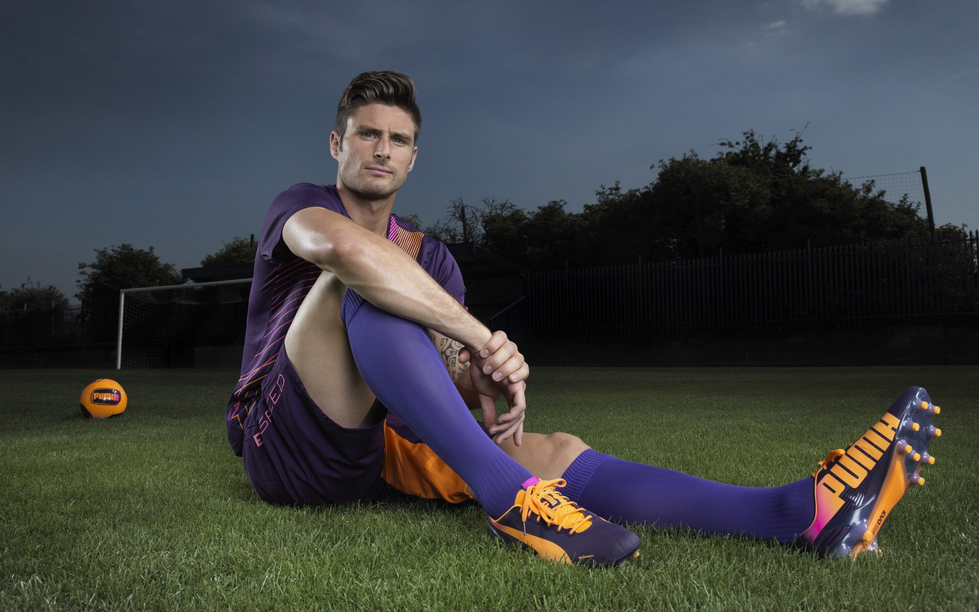 开云官方平台-曼城势不可挡，擒敌如拾芥轻松进军四强，曼城silva